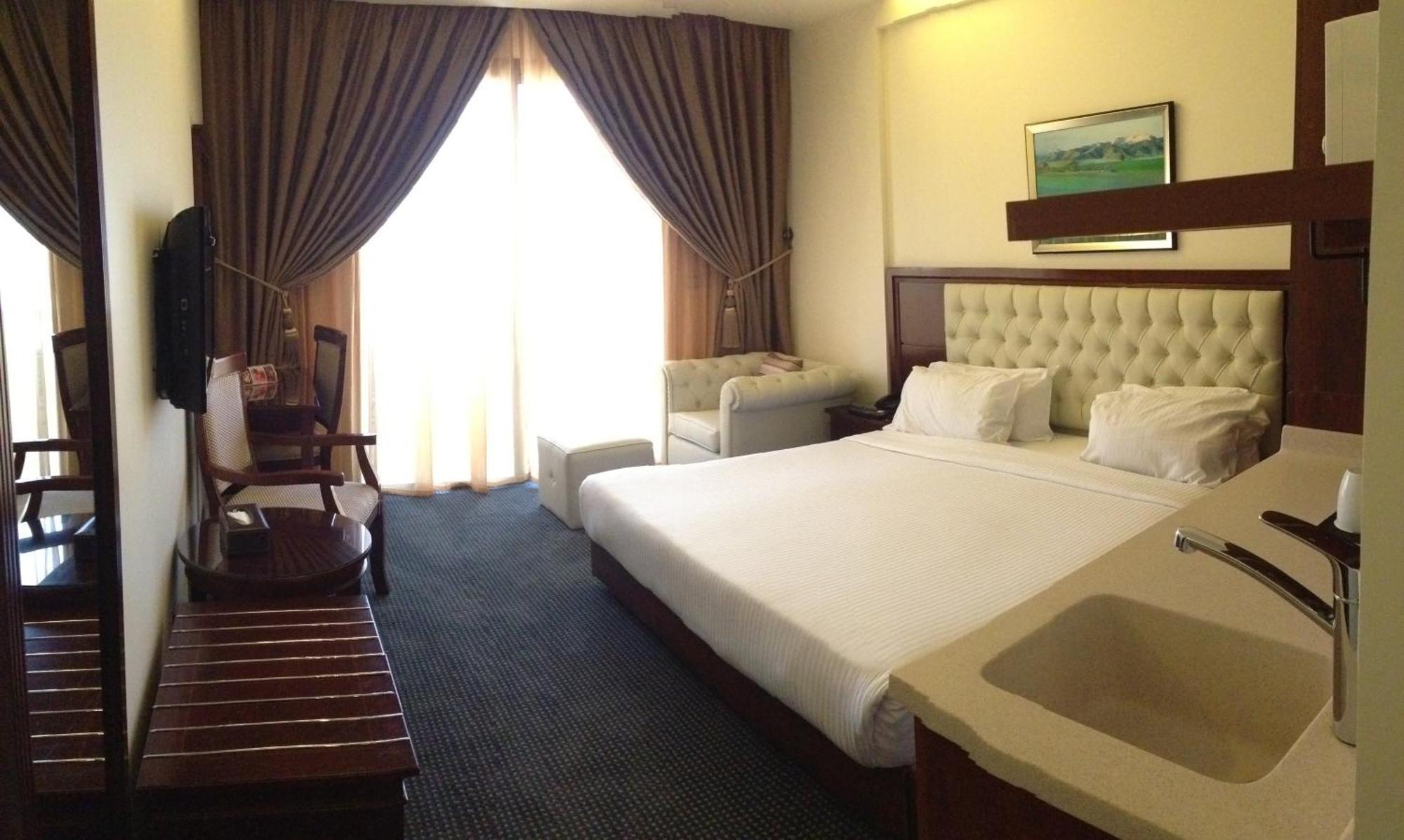 Midtown Hotel & Suites เบรุต ภายนอก รูปภาพ